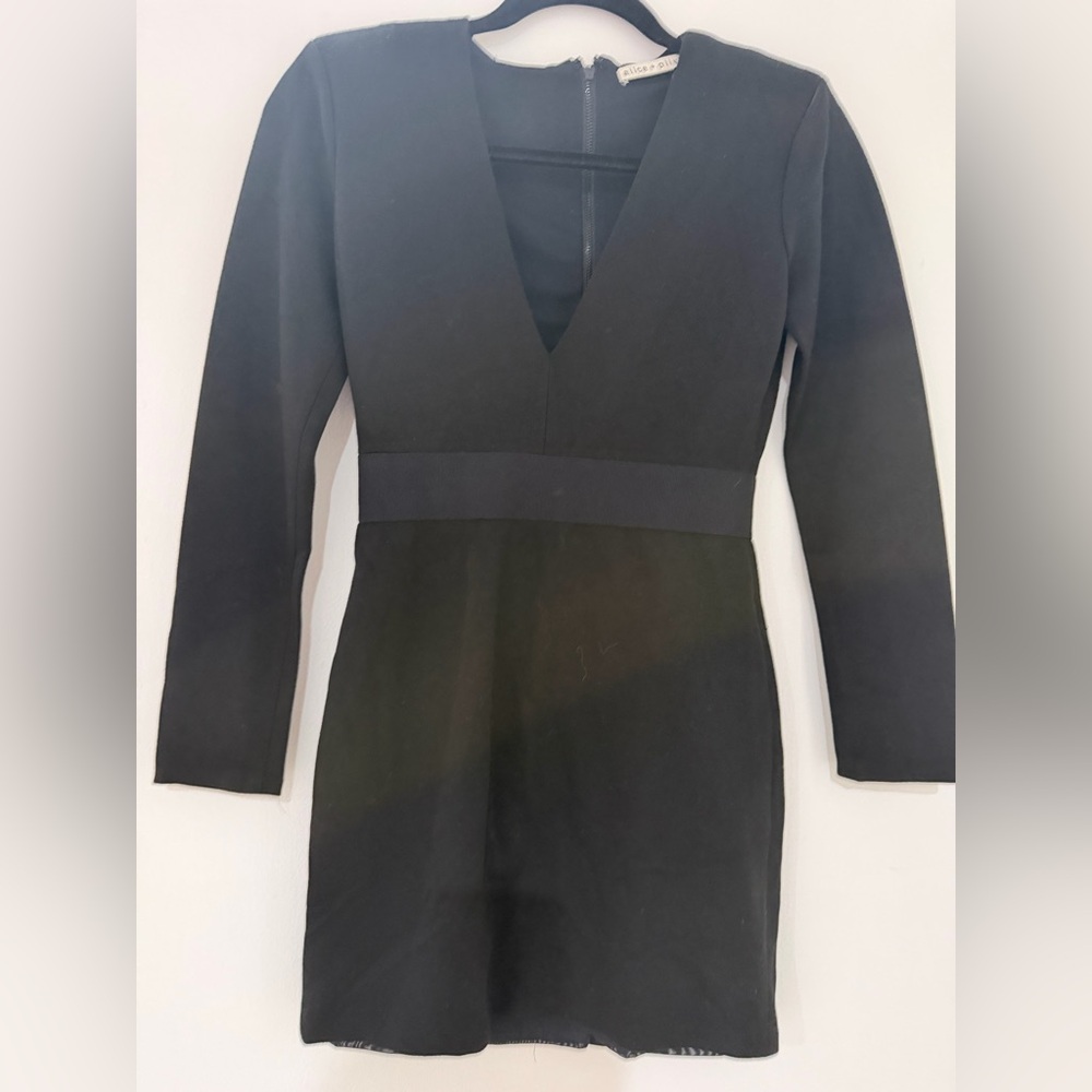 Alice + Olivia Black Long Sleeve V-Neck Sheath Dress - New with tags.